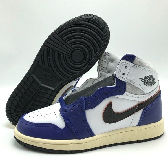 Nike Shoes - Nike Air Jordan 1 High OG Sz 5.5Y 7 Wmns